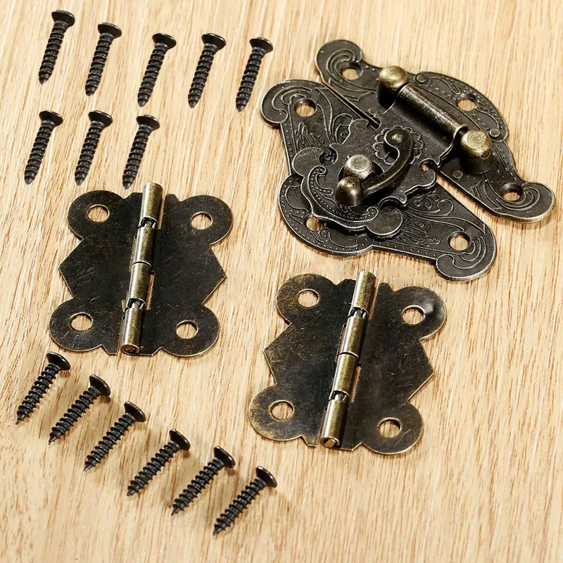 Furniture For Hardware Shop - Schranktürscharniere, Verschlüsse, Möbelbeschläge, Eisen-Schmuckkästchen-Verschlüsse, 90-Grad-Antik-Schmetterlings-Dekoration